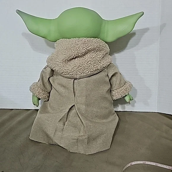 12" Yoda plush - Picture 2 of 4